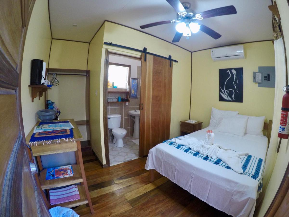 Chila'S Accommodations Caye Caulker Zewnętrze zdjęcie