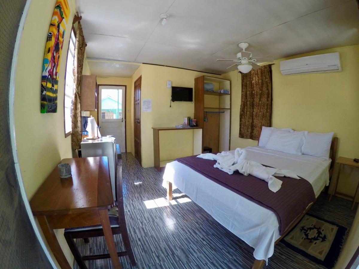 Chila'S Accommodations Caye Caulker Zewnętrze zdjęcie